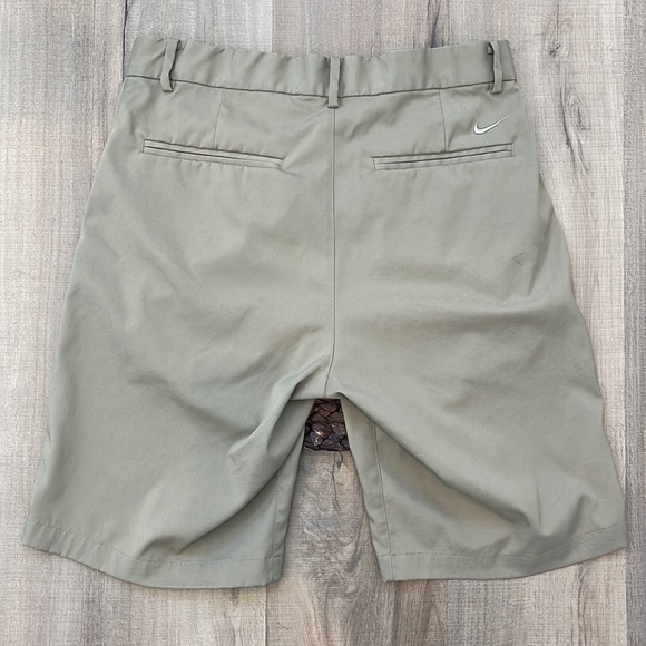 Nike Golf Men's Standard Fit Khaki Shorts - Picture 3 of 3